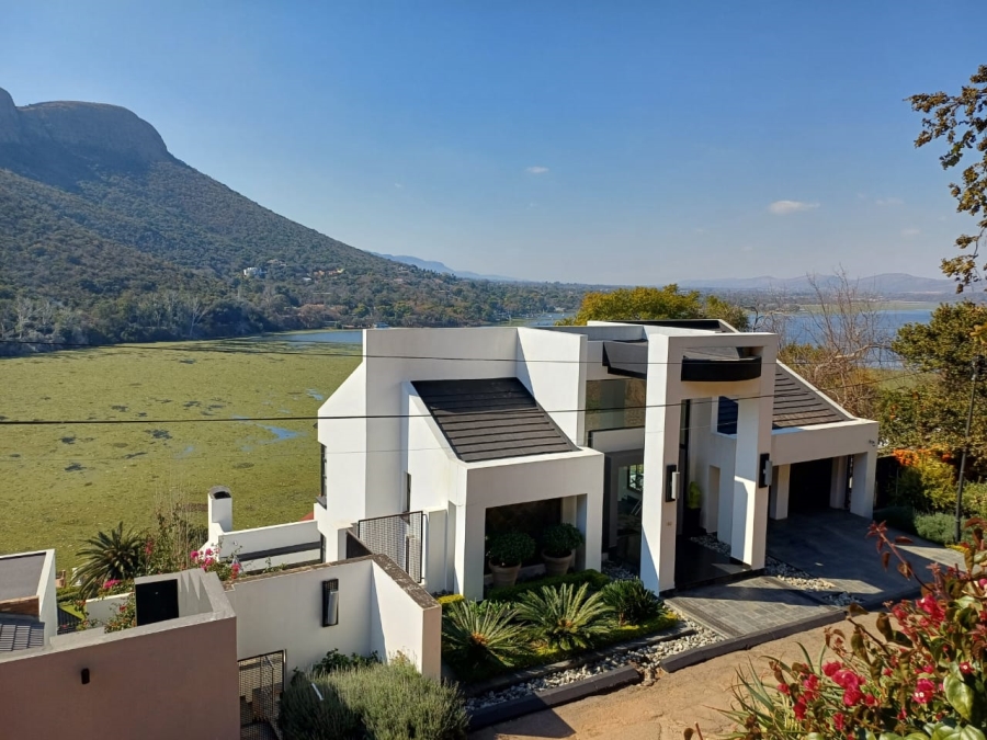 4 Bedroom Property for Sale in Kosmos North West